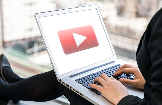 YouTubeへの動画投稿をお手伝いします | 東京で映像制作なら株式会社Award of Life